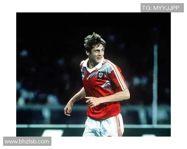 二字足球明星名字背后的故事与传奇成就揭秘