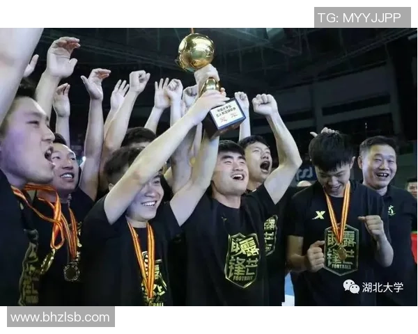 武汉足球队荣登足球状态排行榜首位展现强劲实力与团队精神