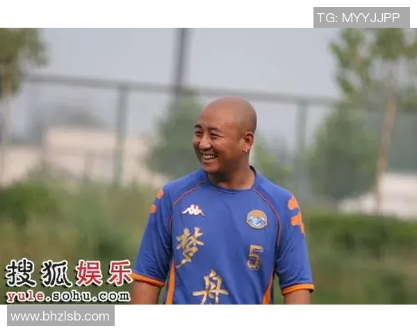 女明星与足球明星亲密合照展现璀璨星光交汇的魅力瞬间